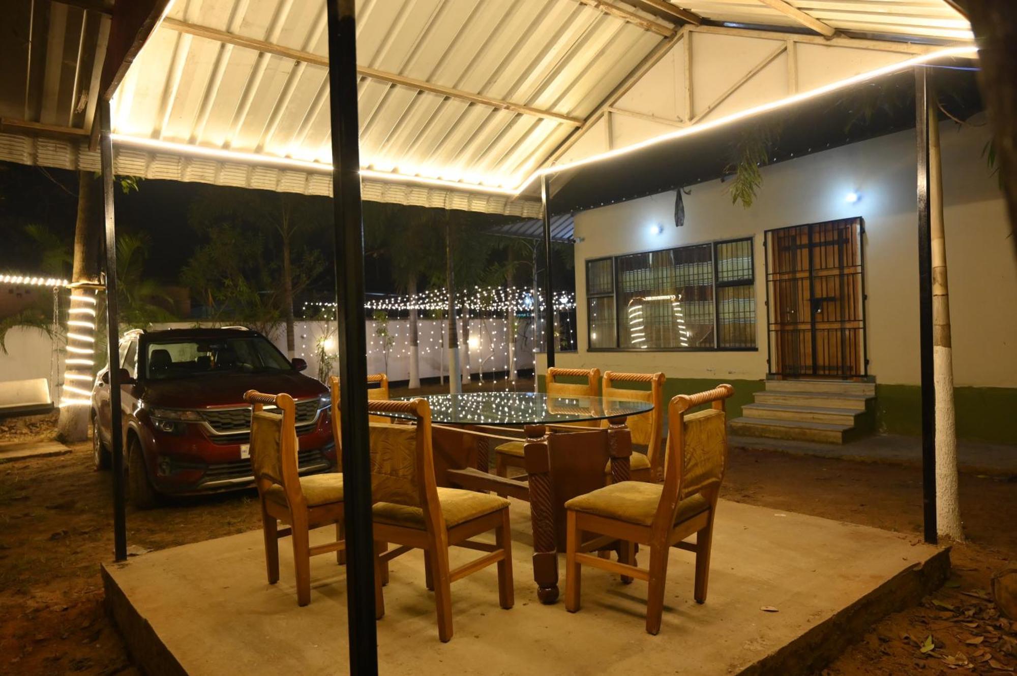 The Q3 Inn Guwahati Exteriör bild