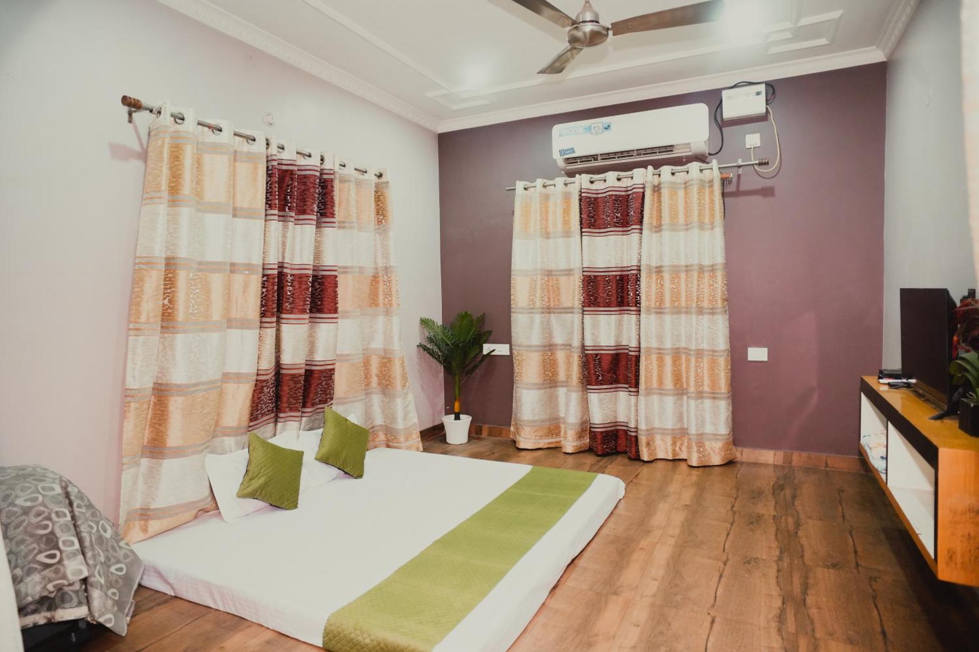 The Q3 Inn Guwahati Exteriör bild